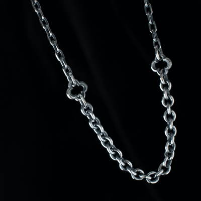 Toilworn Mini Quatrefoil Mixed Chain Necklet