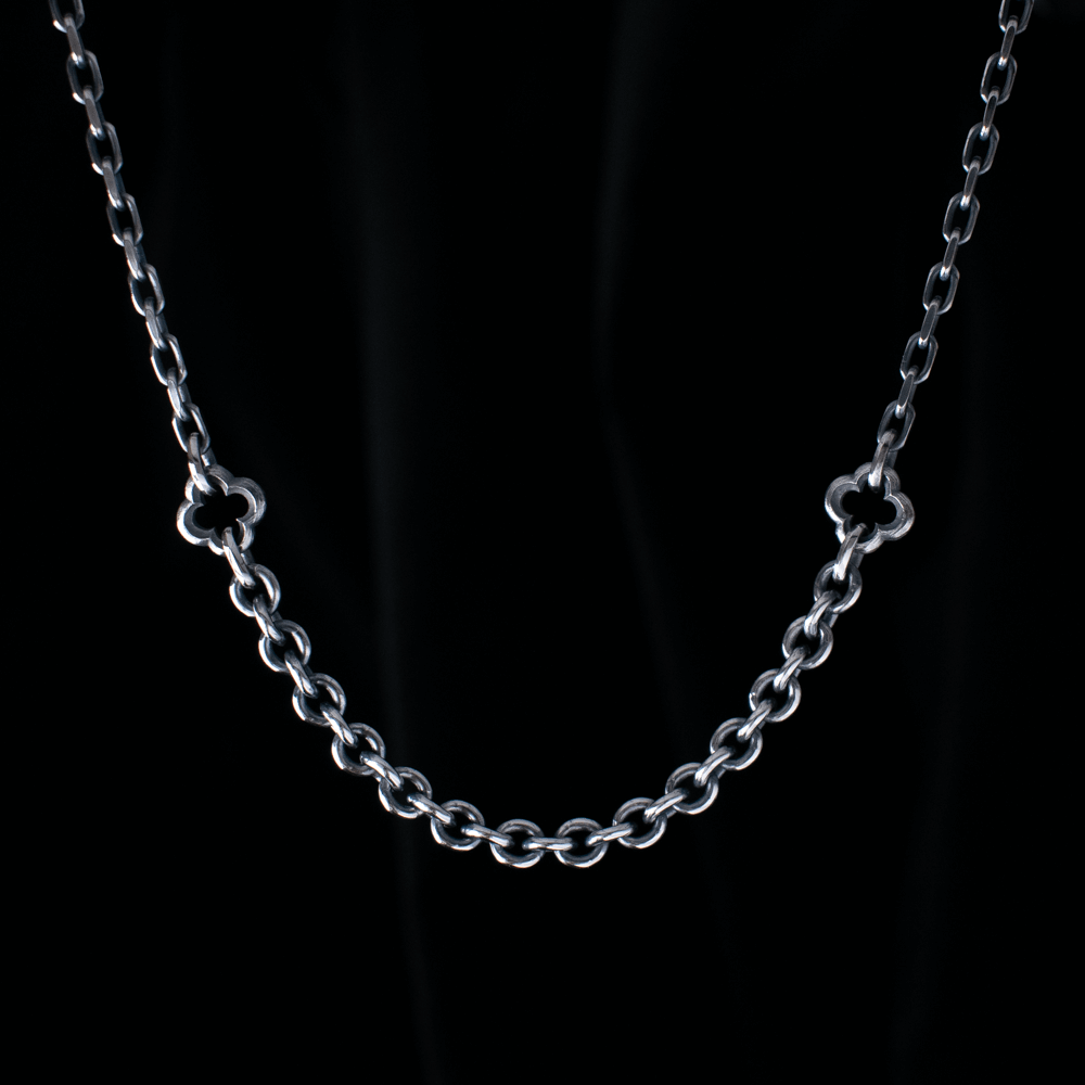 Toilworn Mini Quatrefoil Mixed Chain Necklet
