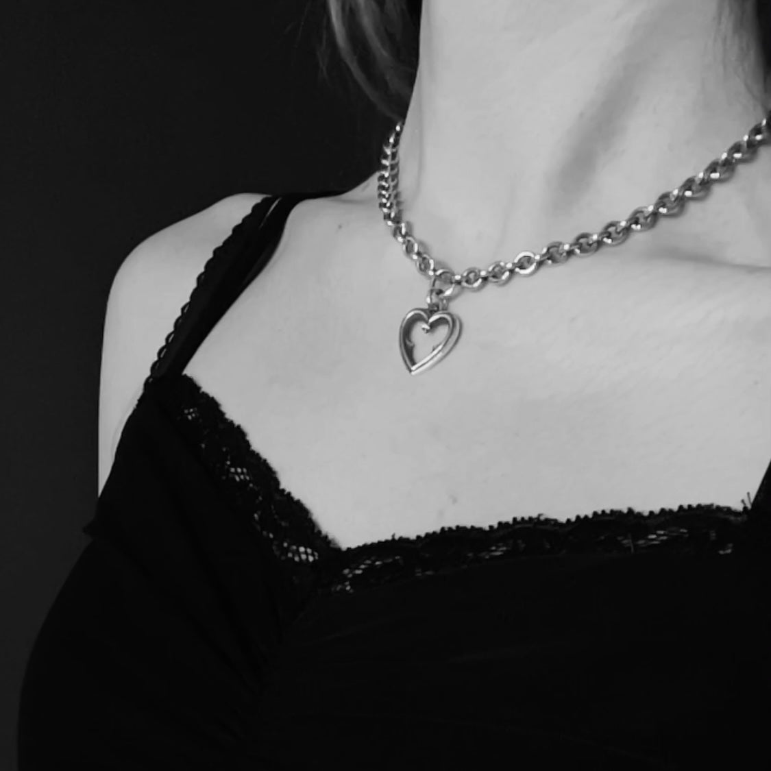 Toilworn Jewellery Devoted Heart Heavy Choker Video